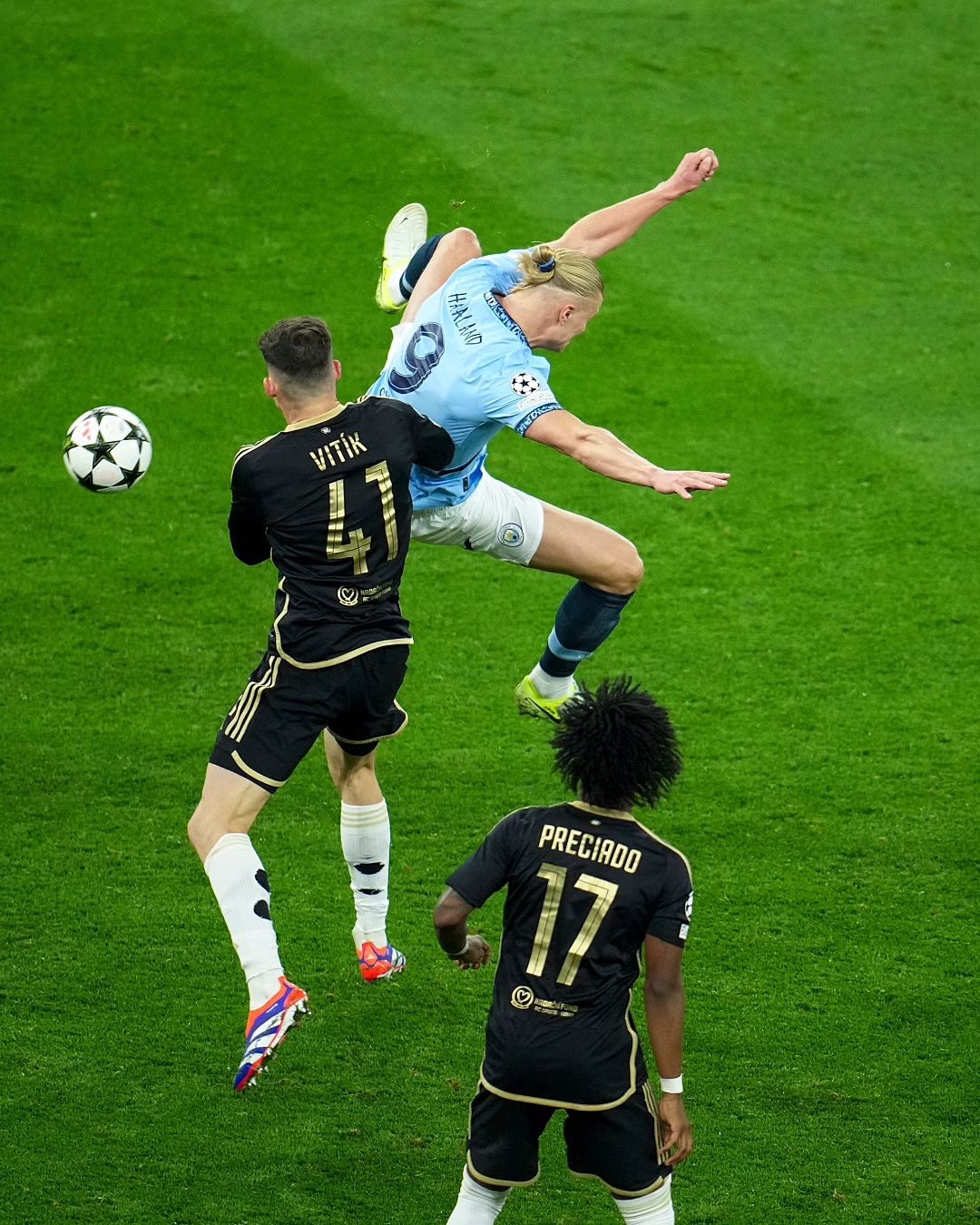 爱游戏娱乐-塞内加尔力克葡萄牙，哈兰德统治全场