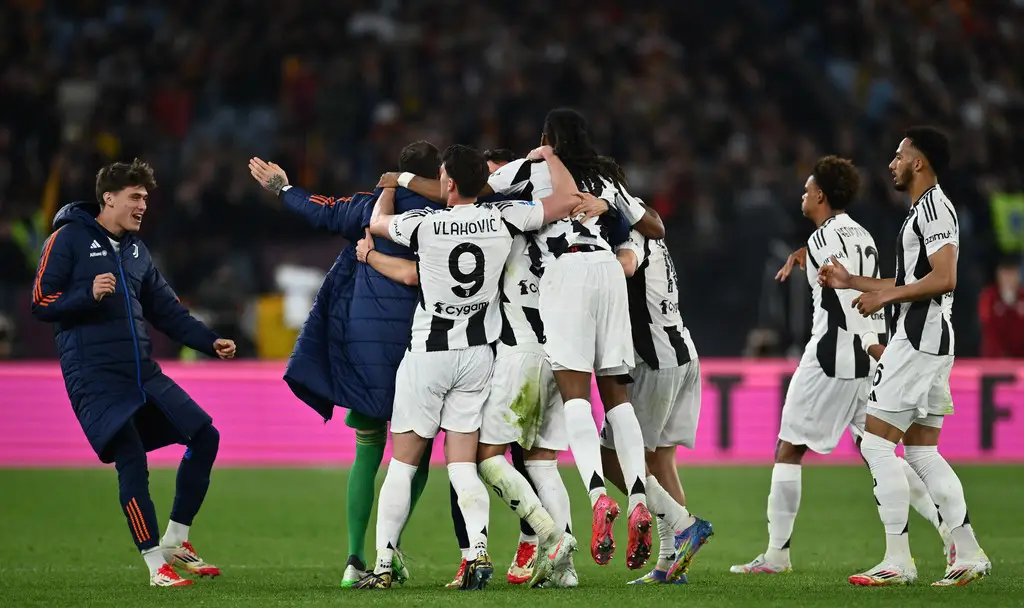 爱游戏在线-尤文鏖战利物浦，加维关键制胜