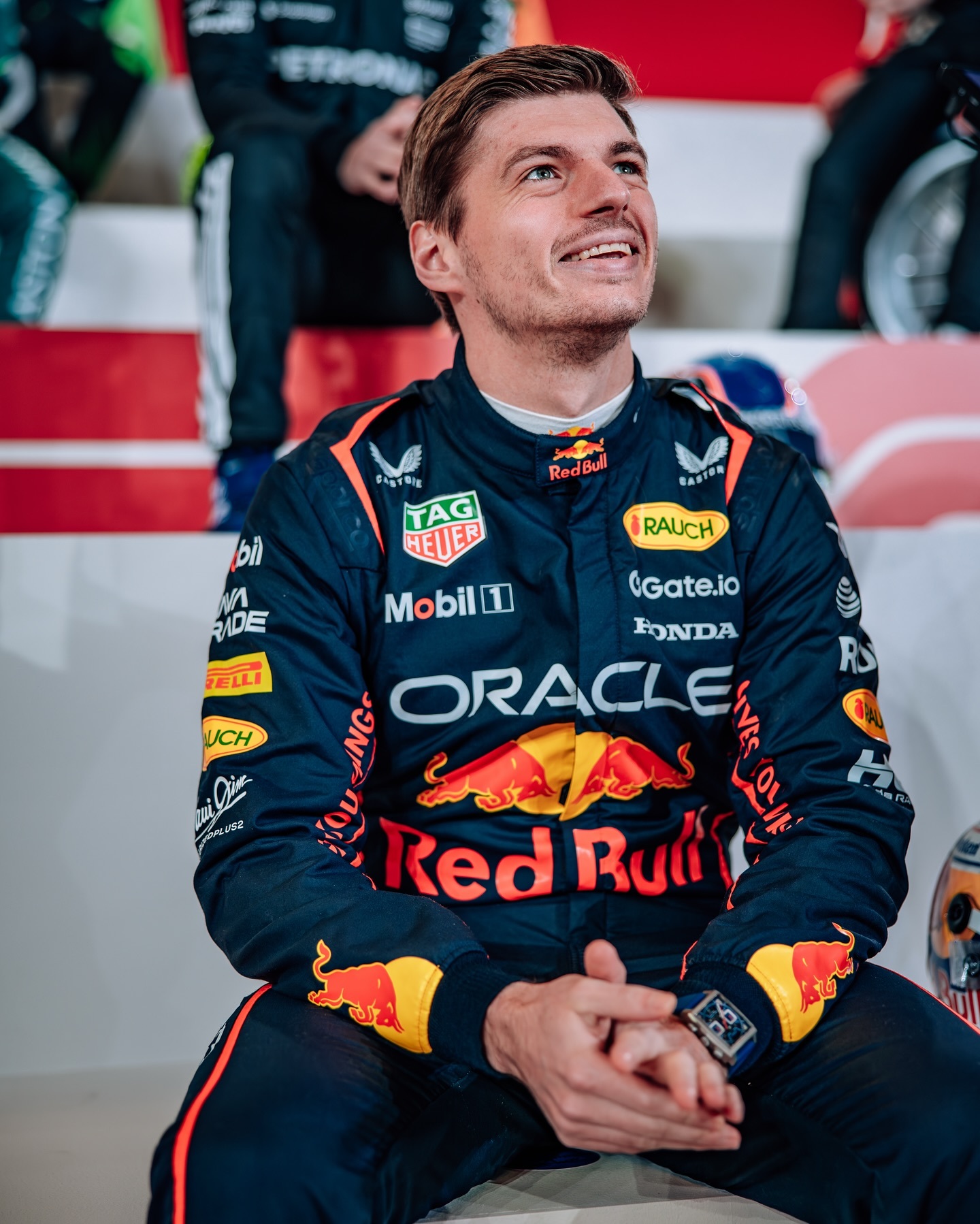 爱游戏入口-红牛车队横扫雷诺车队，皮亚斯特里点燃赛场