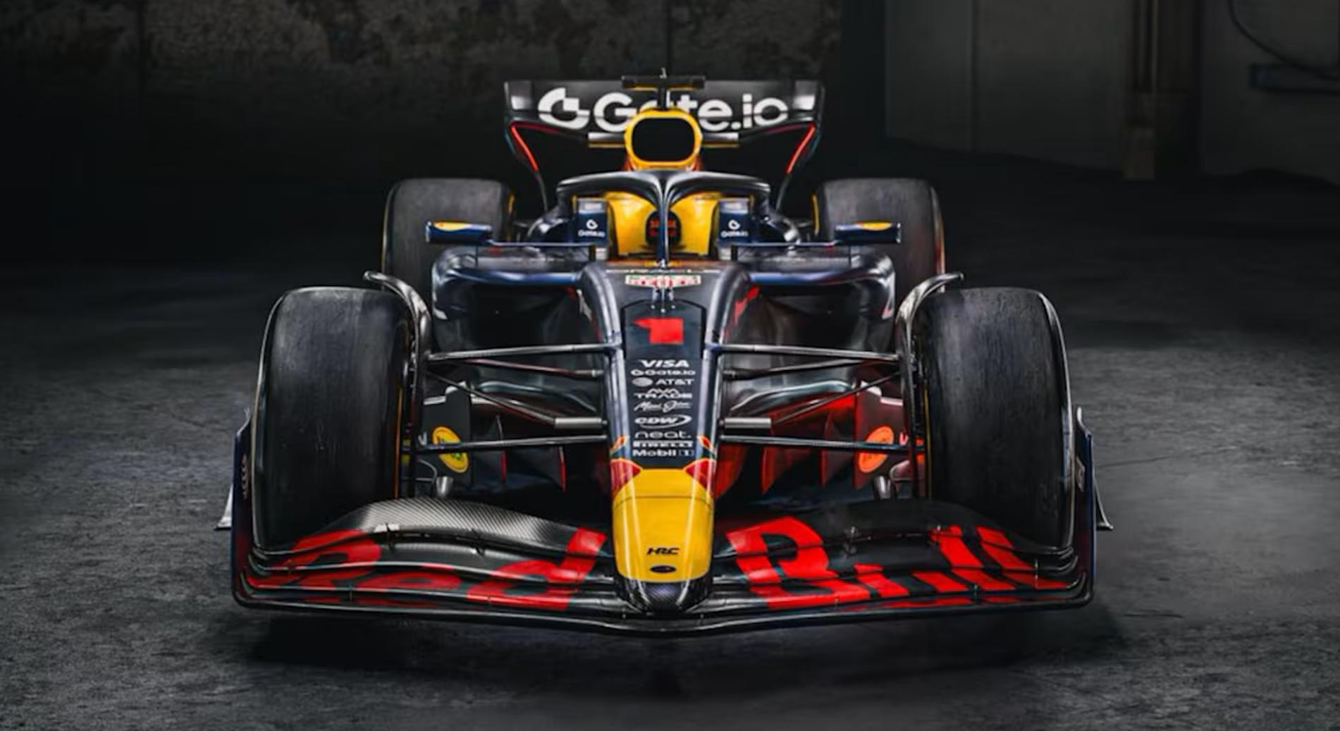 爱游戏大厅-索伯车队力克梅赛德斯，拉塞尔统治全场